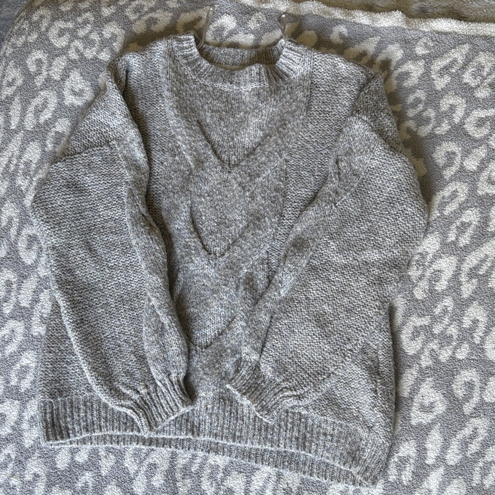RD Style Heather Gray V-Neck Sweater